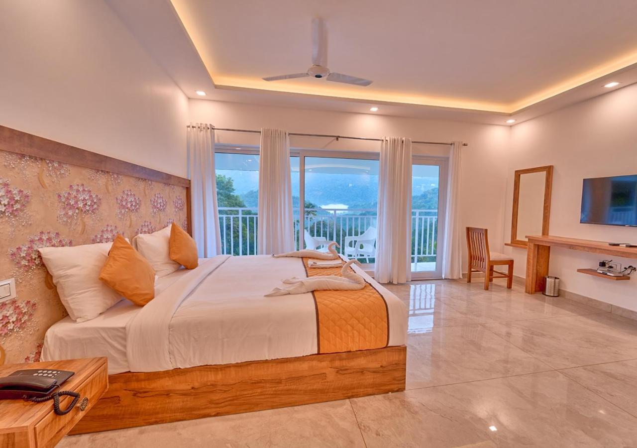 Ice Mist Pool Resort Munnar By Voye Homes Exterior photo